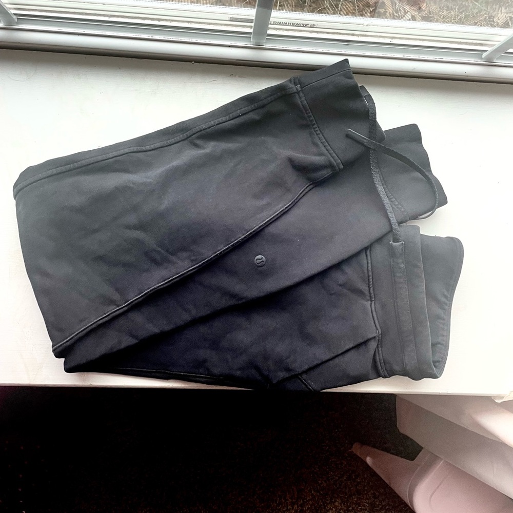Lululemon warm down jogger/ black/ size 6